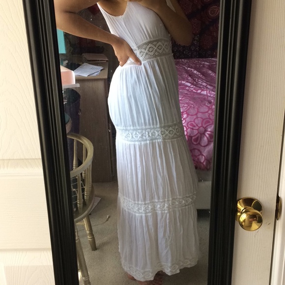 ❌SOLD❌ lace open front maxi dress - Picture 3 of 8